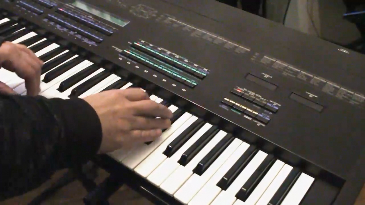 CatSynth video: Duelling cats (Yamaha DX5 + LinnDrum)