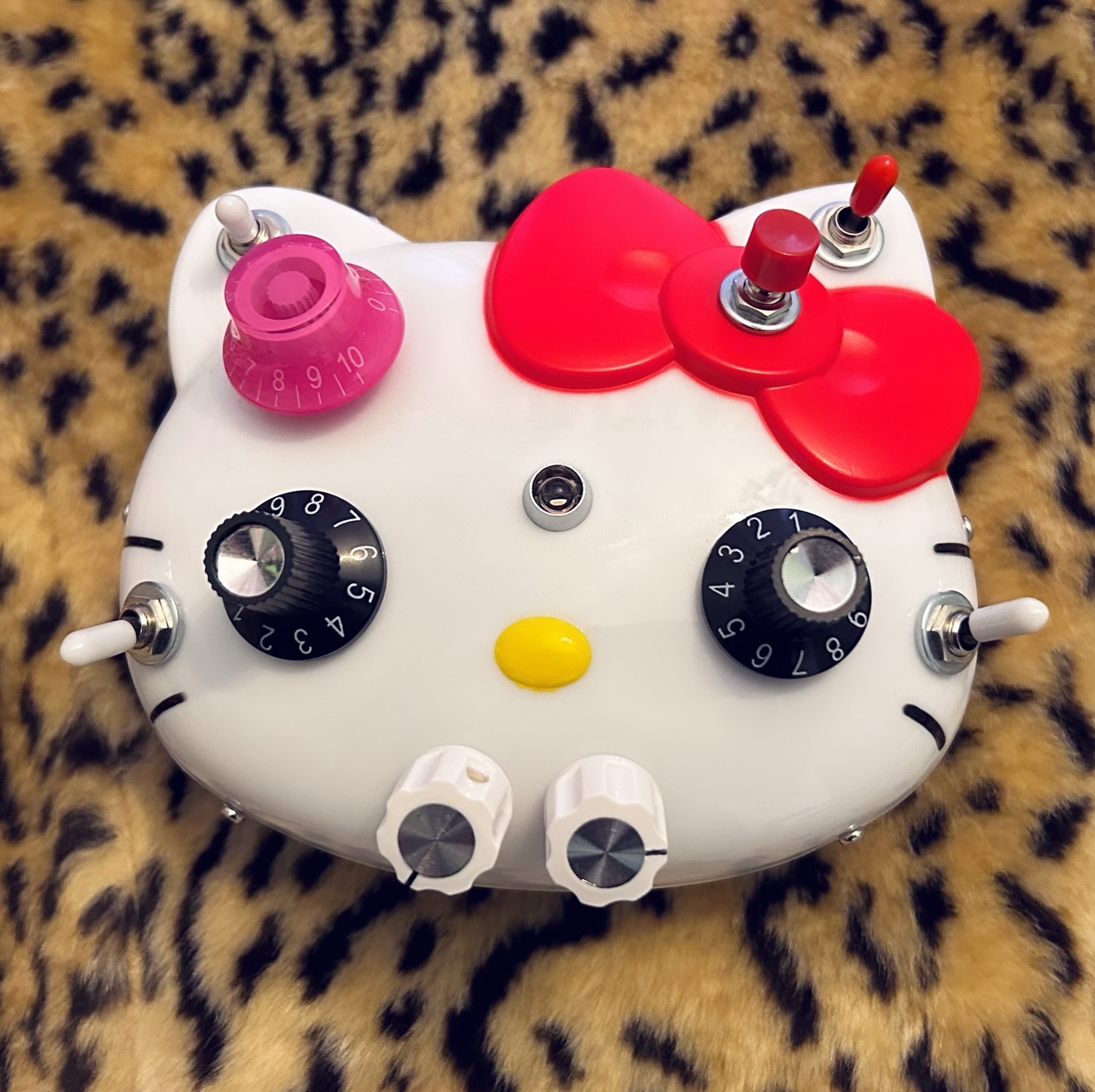 Hello Kitty Noise Synth from Lullaby Machines - CatSynth