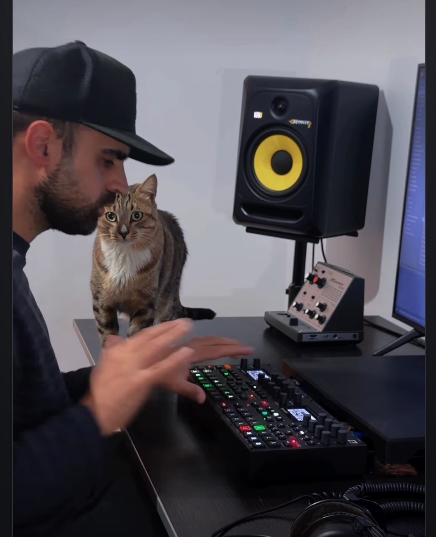 Ozzy & Dani Durán with Elektron and Stylophone Theremin